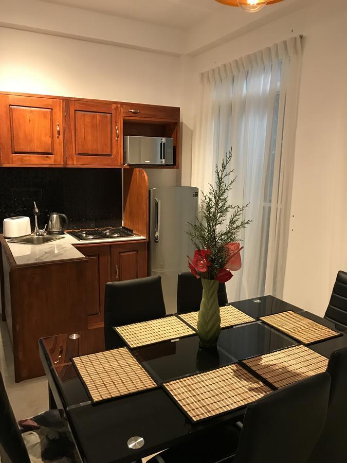 Regal Rose Luxury Holiday Apartments Нувара-Елія Екстер'єр фото