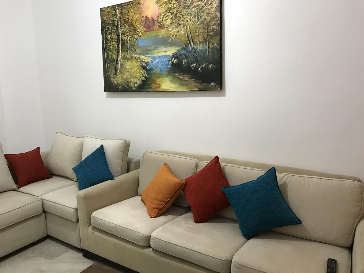 Regal Rose Luxury Holiday Apartments Нувара-Елія Екстер'єр фото