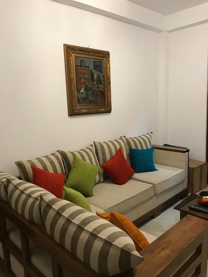 Regal Rose Luxury Holiday Apartments Нувара-Елія Екстер'єр фото